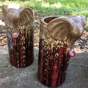 2 elephant vases
